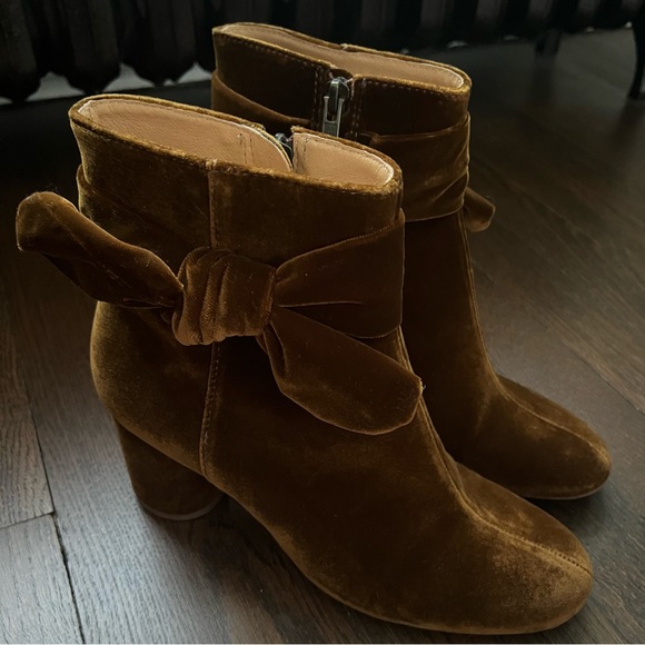 Madewell Esme Bow Boot in Velvet - Picture 7 of 9